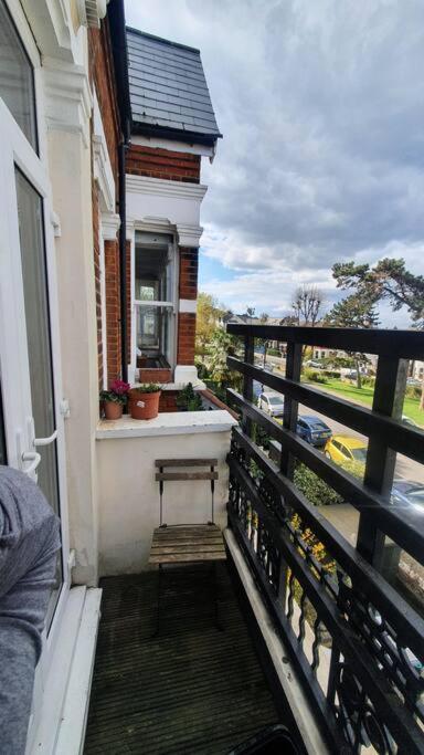 Entire Apartment Alexandra Palace, London Exterior photo